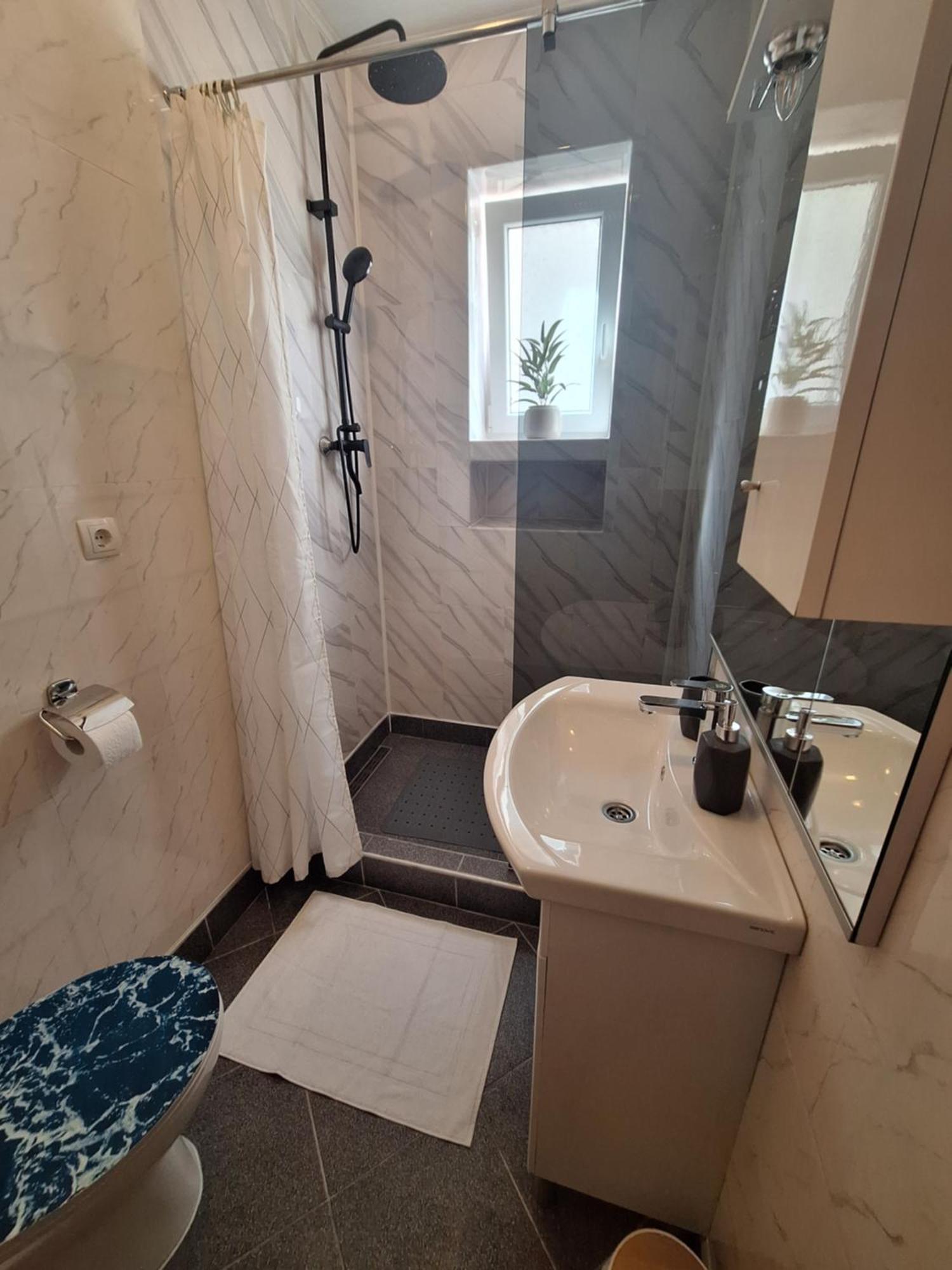 Apartman Lilium 크닌 외부 사진