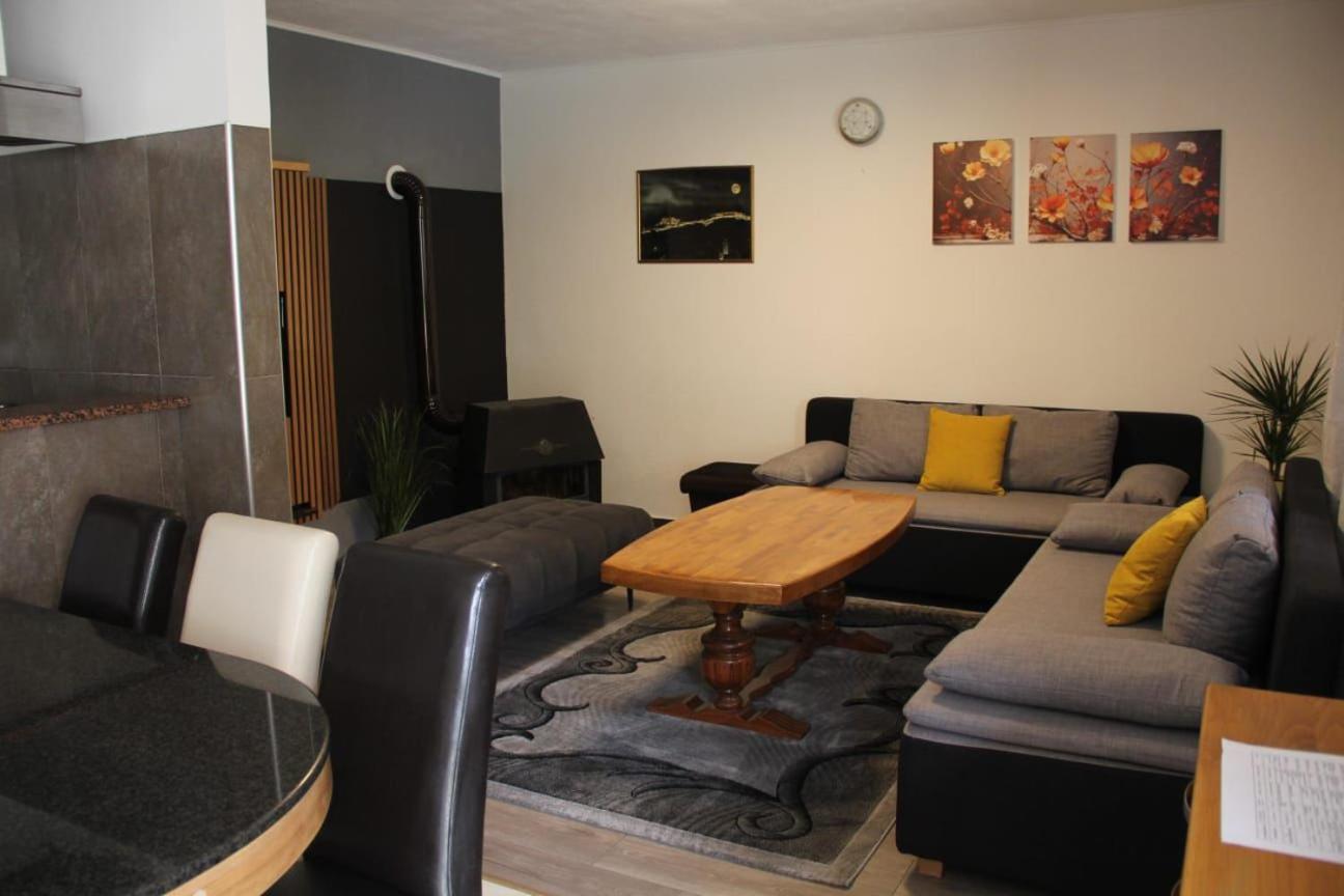 Apartman Lilium 크닌 외부 사진